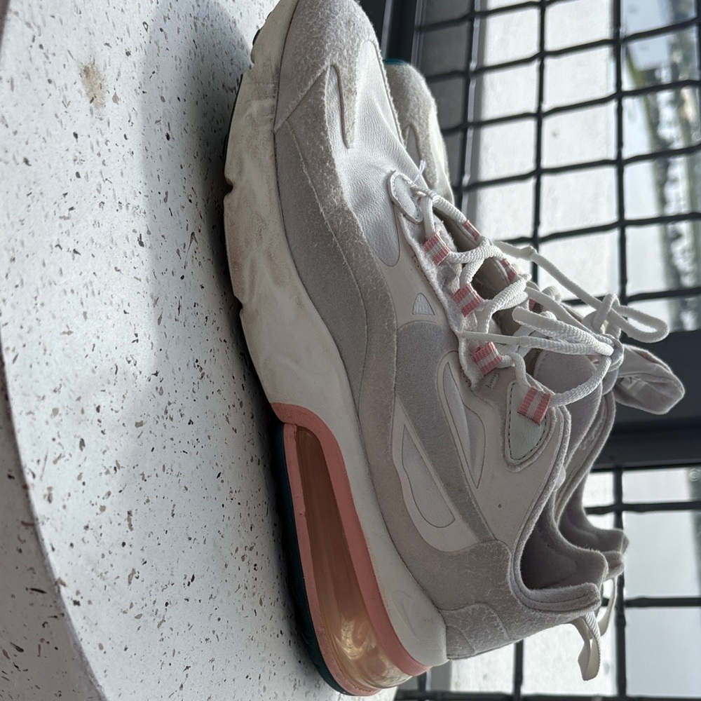 Nike Air Max 270. React Size 6 American Modern Summit White
/White Phantom - Picture 11 of 11